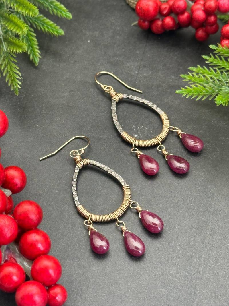 Rubin Statement Ohrringe von AngelWearDesigns2013