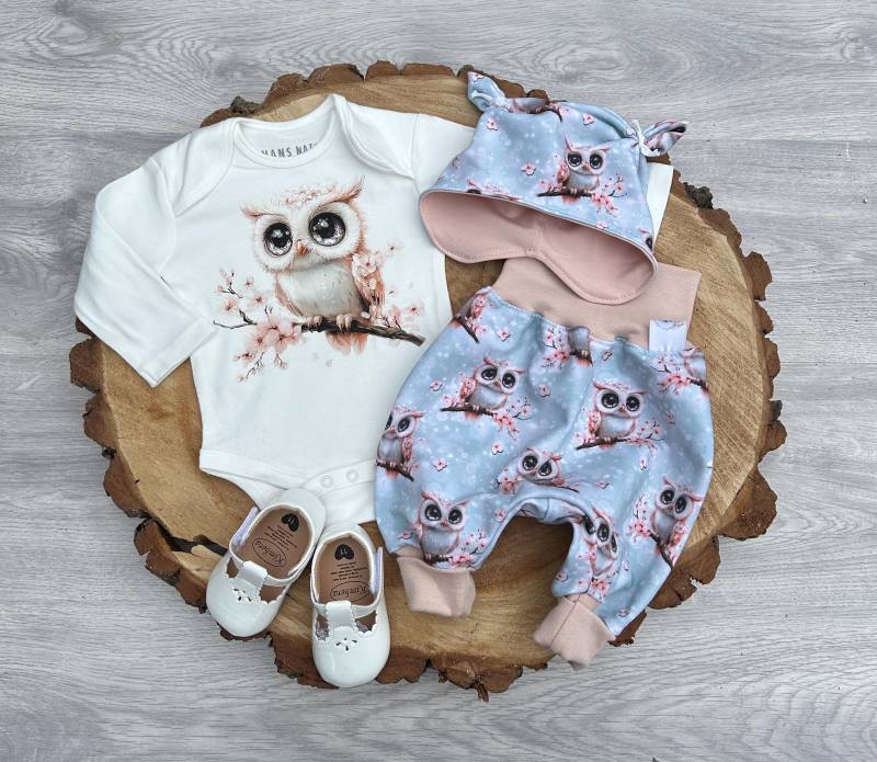 Baby Outfit Mädchen Neugeborene Mit Eulen Design Body Hose Mütze Set Handgemachte Babykleidung Geburt Angele Handmade von AngeleHandmadeShop