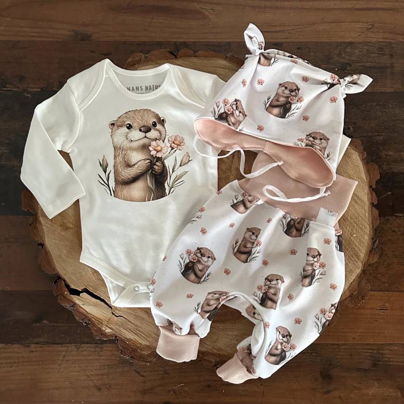 Babyset Milo Der Blumenotter | Body, Pumphose & Öhrchenmütze Geschenk Zur Geburt Neugeborene Kleidung Gr. 50-80 Zauberwald Babyset Milo Der Blumenotter | Body, Pumphose & Öhrchenmütze Geschenk Zur Geburt Neugeborene Kleidung Gr. 50-80 Zauberwald von AngeleHandmadeShop