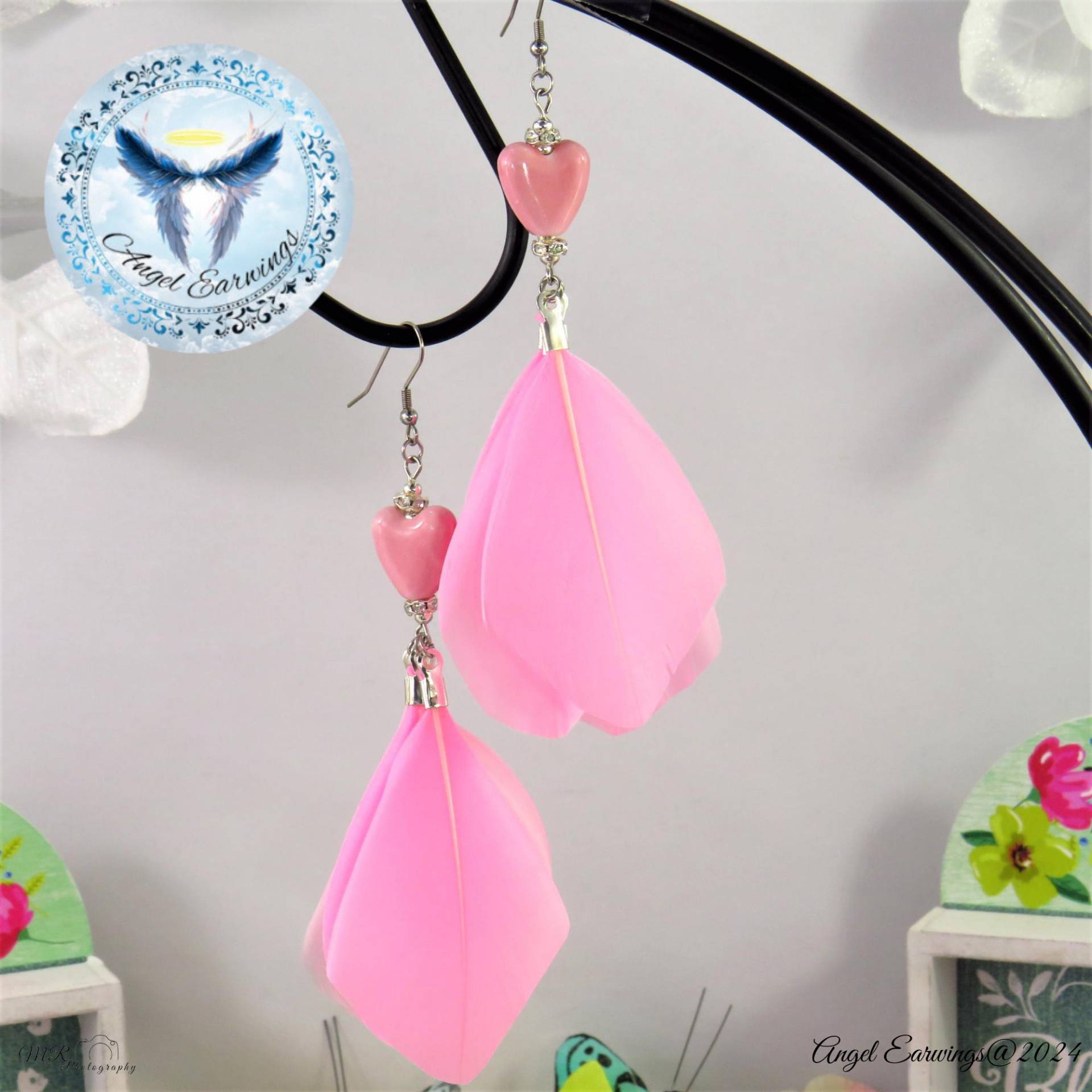 Spring Fling - Federohrringe Rosa Federn Keramikperlen Versilbert Hypoallergen von Angelearwings
