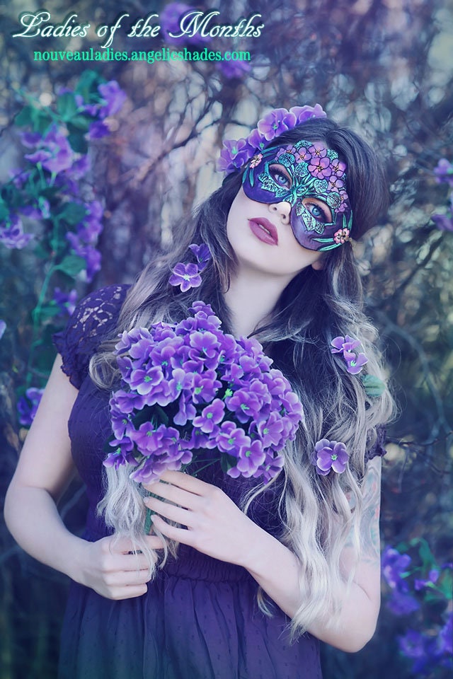 Februar Veilchen & Primel Ledermaske - Limitierte Auflage Made To Order Floral Geburtsstein Jugendstil Karneval Maskerade von AngelicArtisan