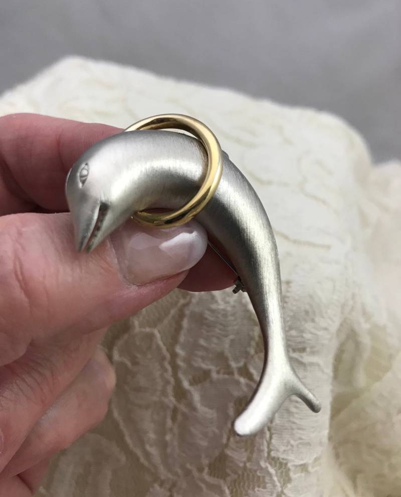 Lady Remington Delfin Brosche Zweifarbig Silber Gold Flipper Fisch von AngelicBeaders