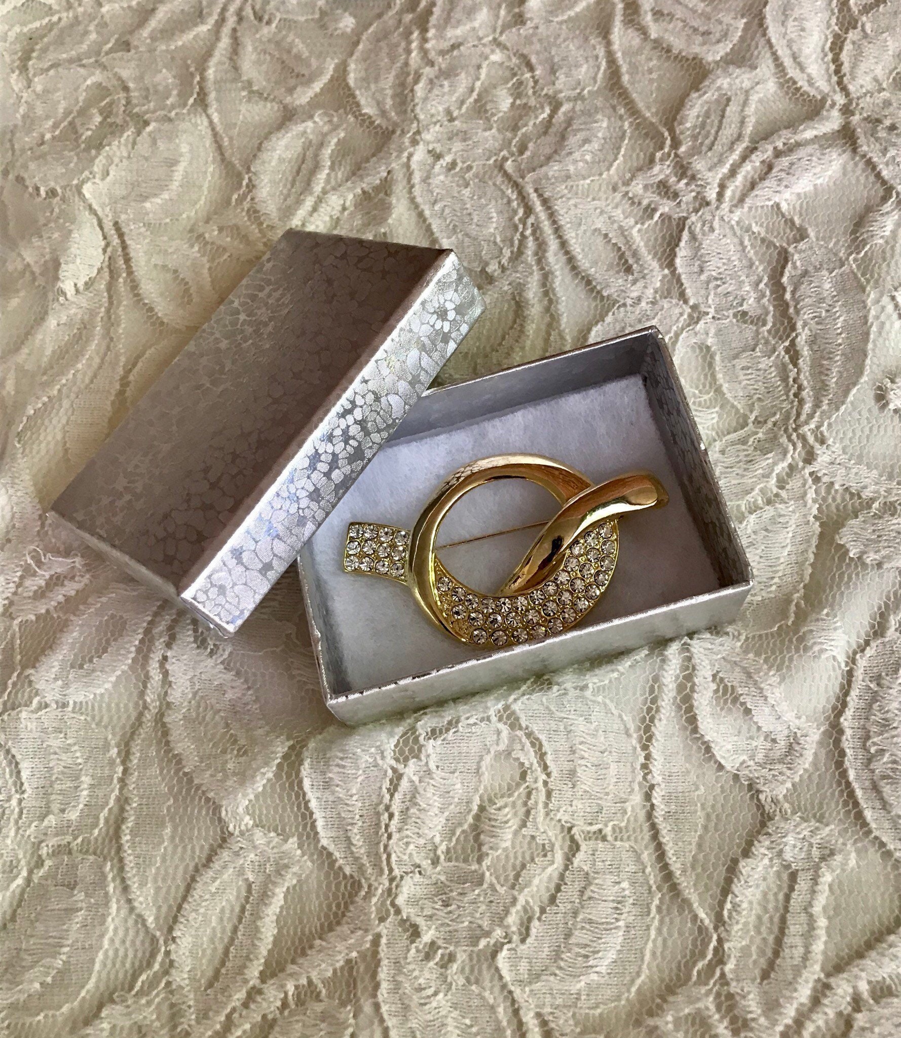 Park Lane Strass Brosche Gold Ton Anstecknadel von AngelicBeaders