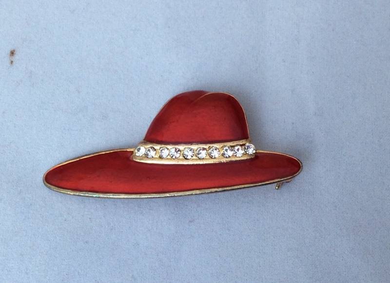 Vintage Rote Hut Strass Brosche, Gold Ton Schmuck von AngelicBeaders