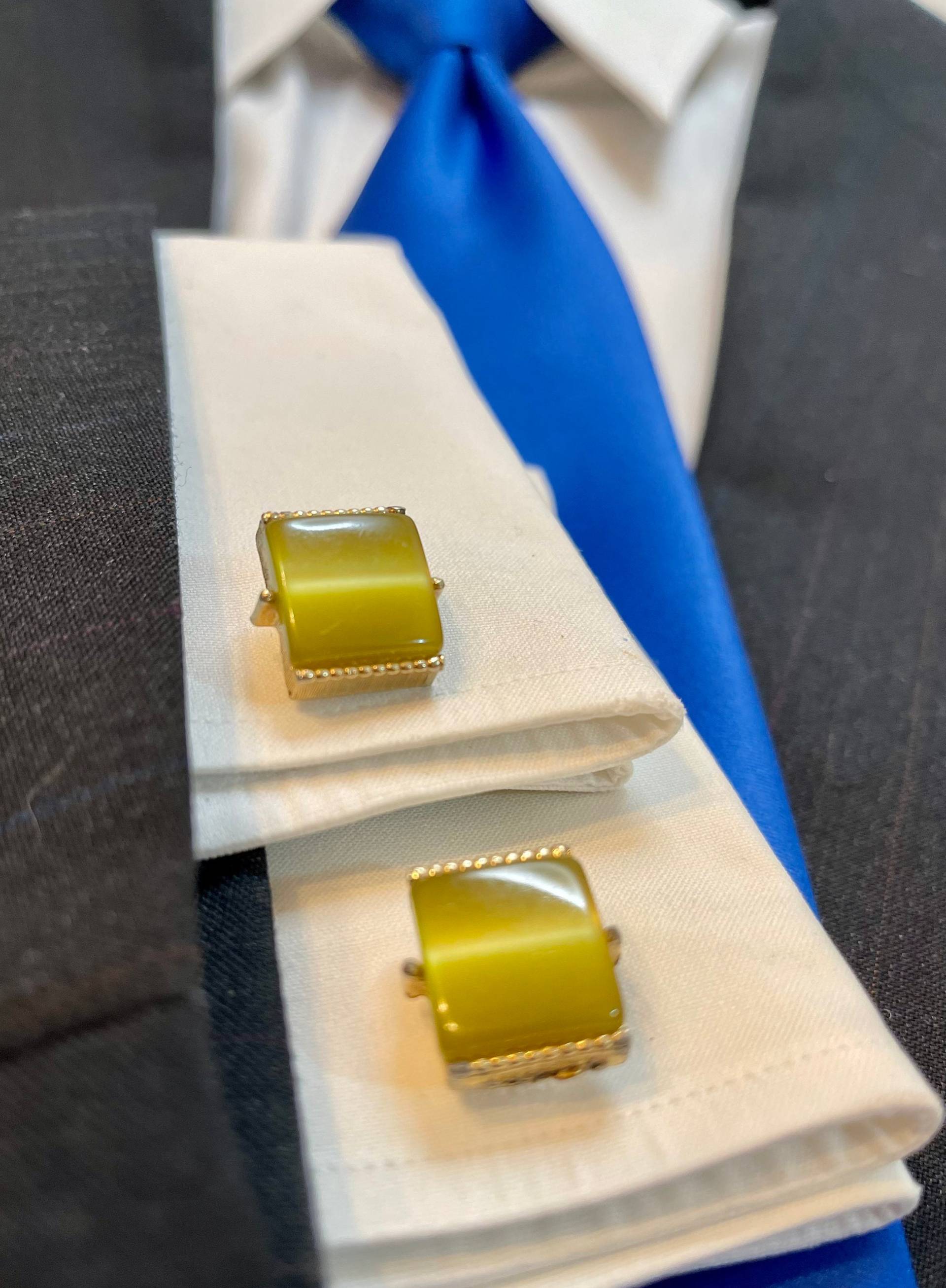 Swank Grün Lucite Manschettenknöpfe. Mond Glühen Steine. 1960Er - 70Er Jahre Herren Schmuck. Sammler Vatertag Bräutigam Absolvent Geschenk Verpackt Swank Grün Lucite Manschettenknöpfe. Mond Glühen Steine. 1960Er - 70Er Jahre Herren Schmuck. Sammler Vatertag Bräutigam Absolvent Geschenk Verpackt von AngelicBeaders