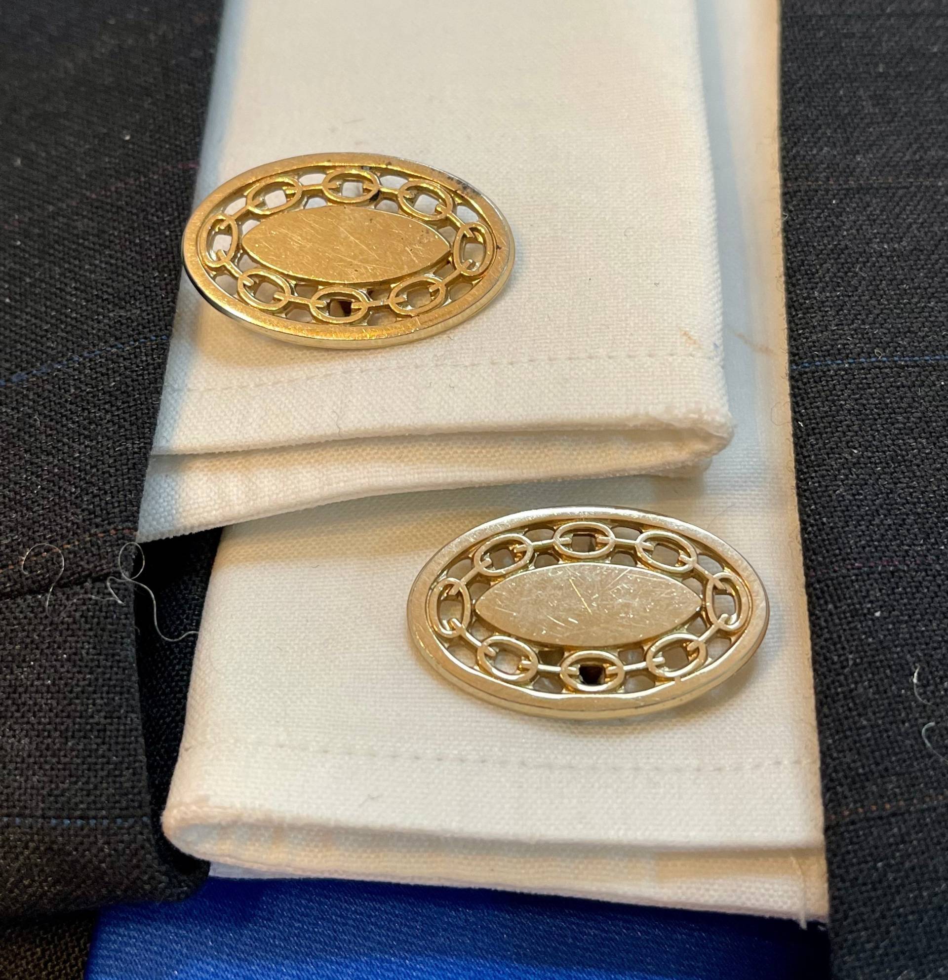 Vintage Gold Ton Manschettenknöpfe. Ovale Form Mit Offener Arbeit. Hochzeitsschmuck. Geschenk Für Vatertag Bräutigam Absolvent Verpackt Vintage Gold Ton Manschettenknöpfe. Ovale Form Mit Offener Arbeit. Hochzeitsschmuck. Geschenk Für Vatertag Bräutigam Absolvent Verpackt von AngelicBeaders