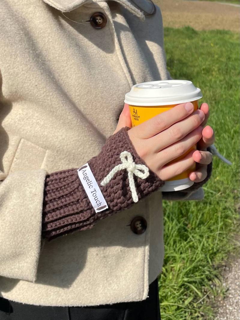 Handgefertigte Fingerlose Handschuhe Mit Schleifendetail | Herbst Accessoire Angelic Touch von AngelicTouchDE