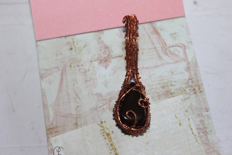 Handgefertigter Tigerauge Kupferdraht Anhänger von Angelicflamesjewerly