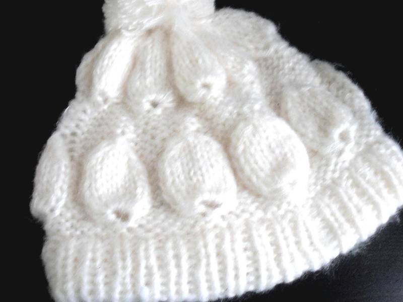 Weiß Angora Blend Häkelmütze Blatt-Design Pom Hat von AngelinaAccessories