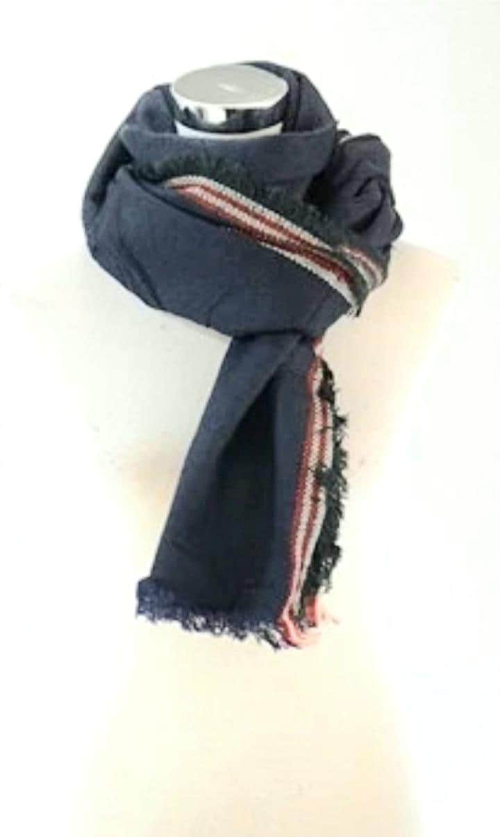 Navy Blau Wollmischung Schal Fransen Trim Knit Wrap von AngelinaAccessories