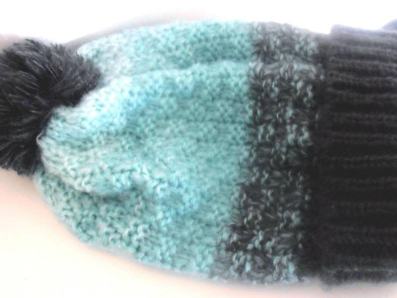 Ombre Gestrickte Beanie Mütze, Pom Slouchy Kopfwärmer Für Den Winter von AngelinaAccessories
