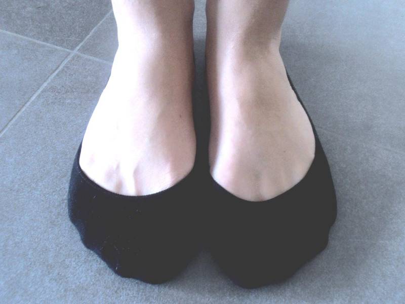 Schwarze Unsichtbare Socken Aus Baumwollmischung Flache Schuhfüßchen Für Frauen von AngelinaAccessories