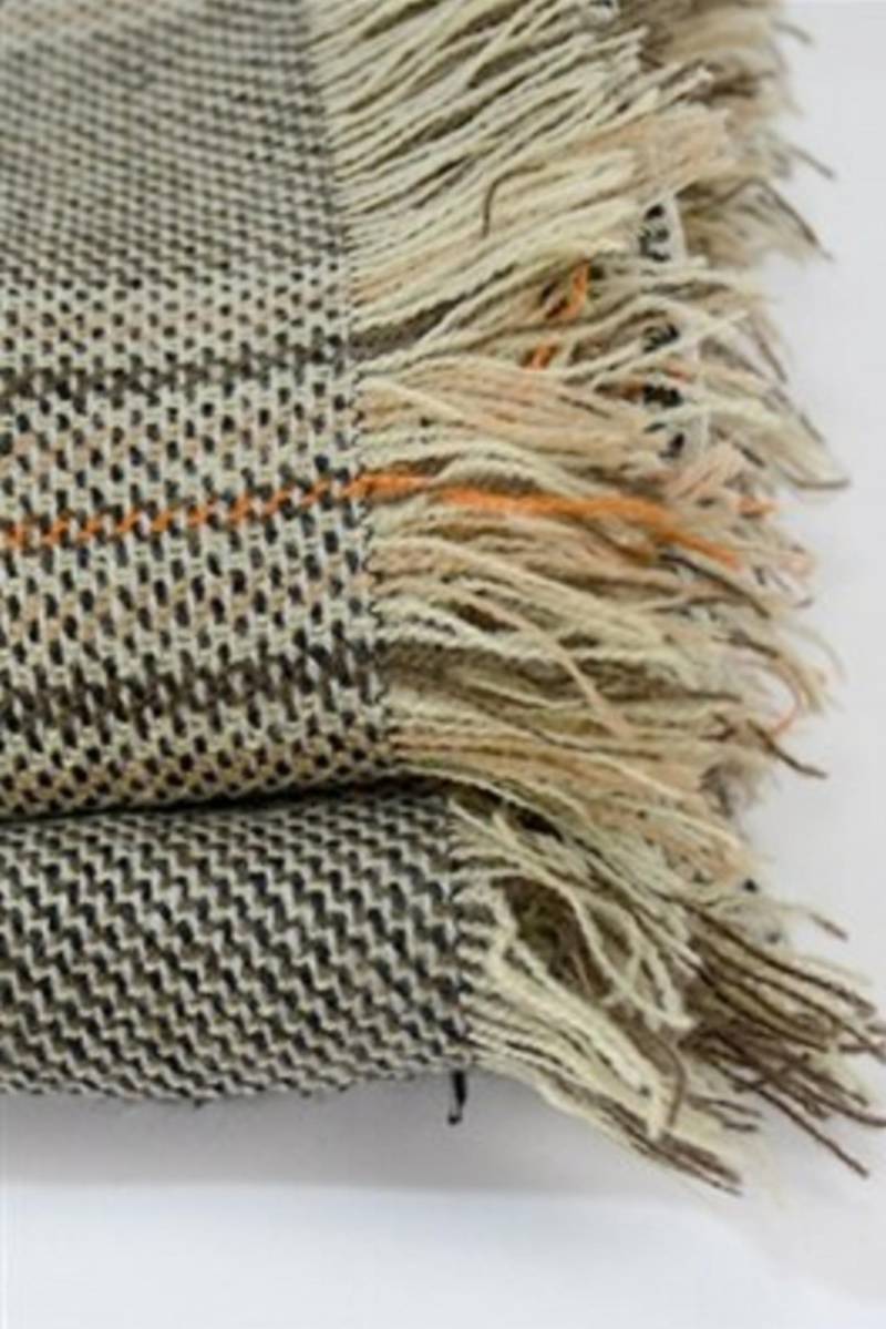 Tweed Tartan Wollschal Gestrickter Wickelschal Mit Quasten von AngelinaAccessories