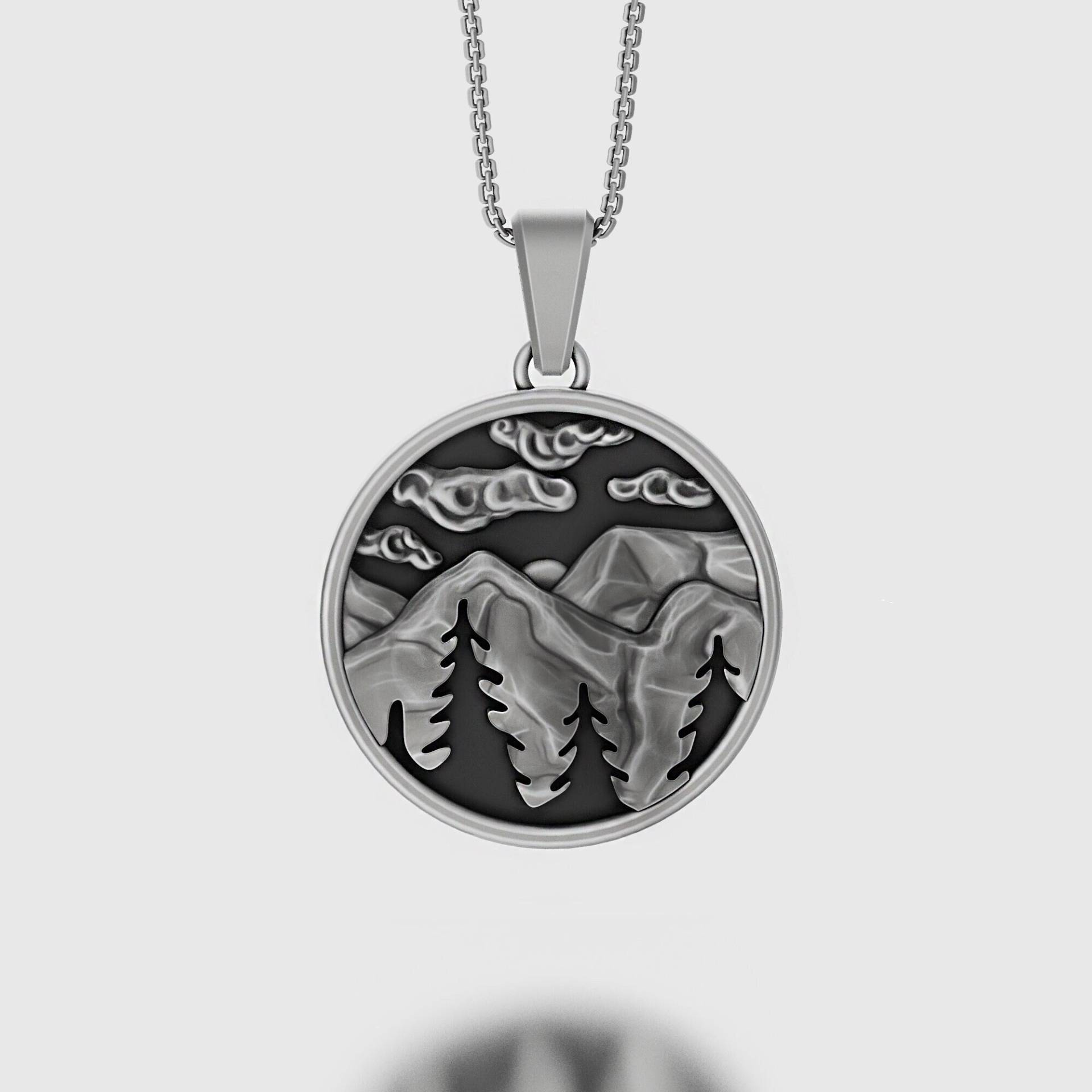 Silber Schwarzwald Berge Wild Life Halskette Bergsteiger Anhänger Reise Schmuck Erinnerungsstück Abenteuer Geburtstag Geschenk Für Sie, Ihn von AngeliosJewelry