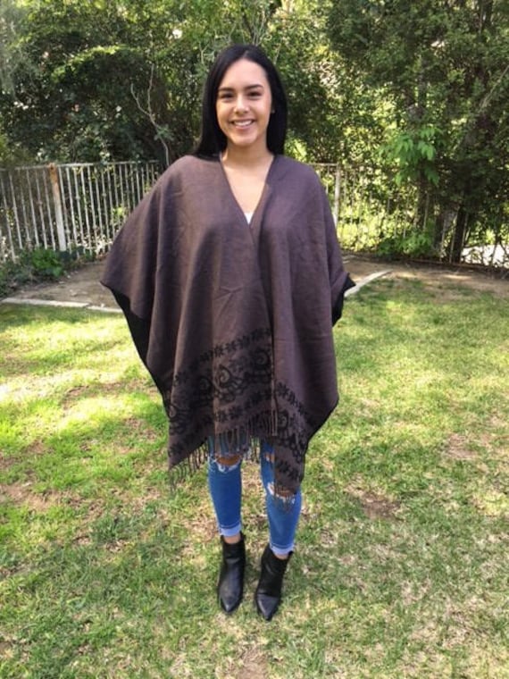 Braunes Tuch, Fransentuch, Schwarze Designs von AngelsAboundUs