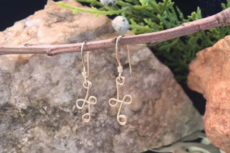 Handgewickelte Ohrringe Aus Sterlingsilber Mit Acht Handgewickelte Ohrringe Aus Sterlingsilber Mit Acht von AngelsDreamsJewelry