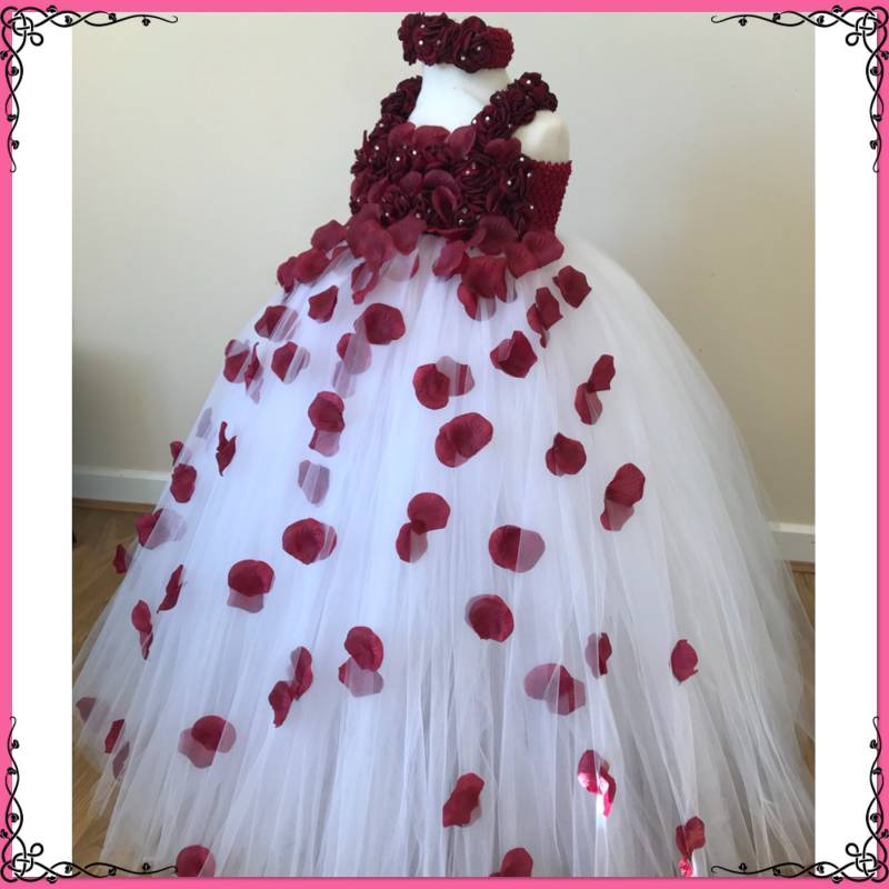 Schöne Burgundy Weiß Blumen Mädchen Tutu Kleid Mit Blütenblättern Verziert. Brautjungfern Hochzeiten Taufe Besondere Anlässe von AngelsEmporiumTutus