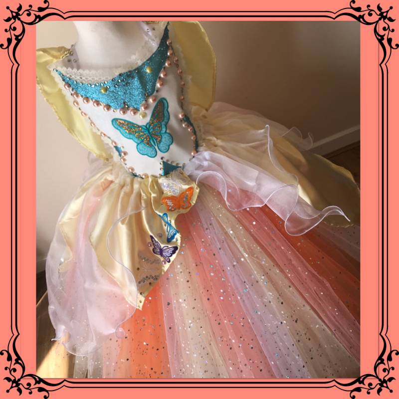 Schöner Schmetterling Prinzessin Tutu Kleid Ballkleid Festzug Kostüm Pfirsich Zitrone Weiß Blau Satin & Organza Rock Funkelnde Glitzer Schmetterlinge von AngelsEmporiumTutus