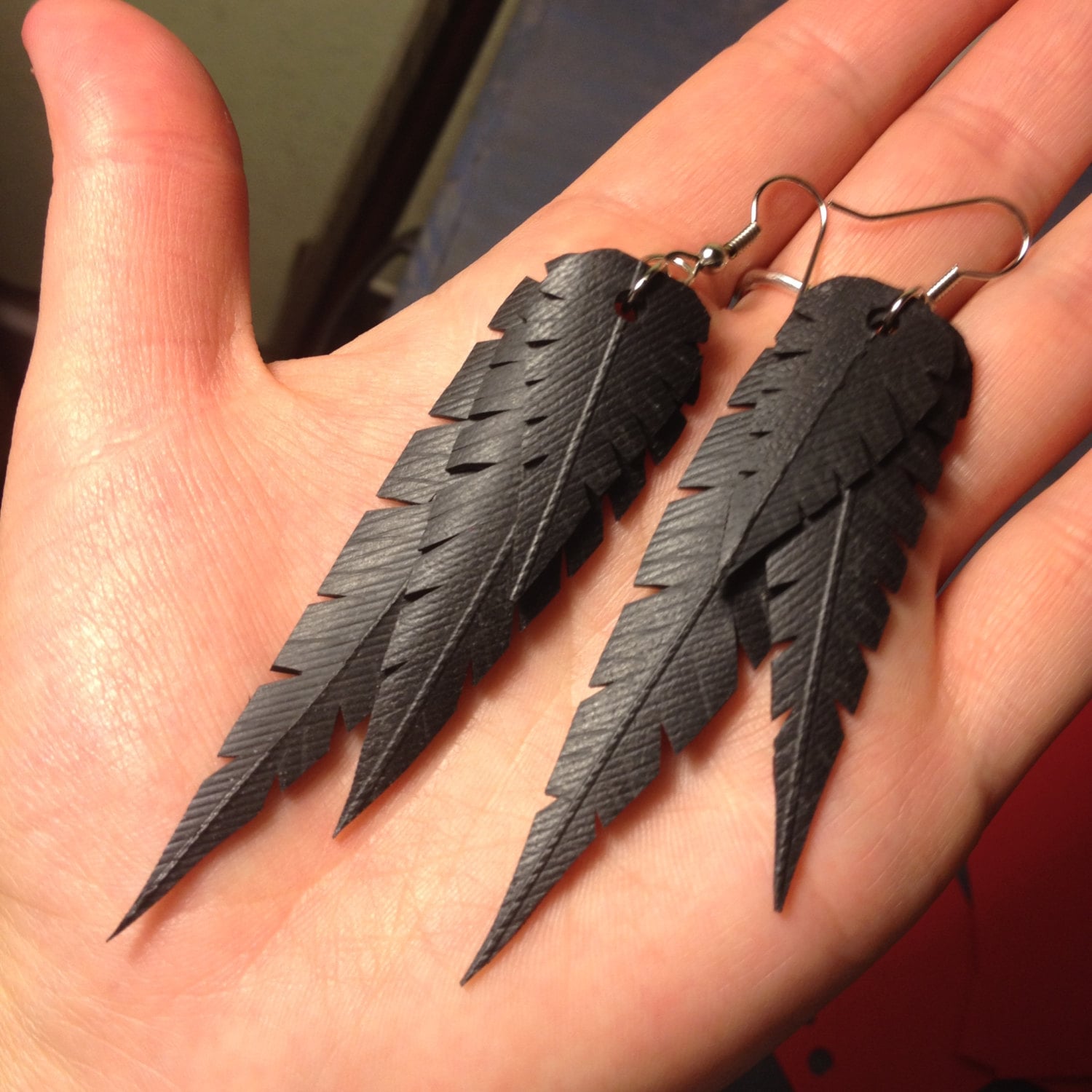 3 Feder Ohrringe, Hergestellt Aus Recycelten Fahrradschläuchen von AngelutiJewelry