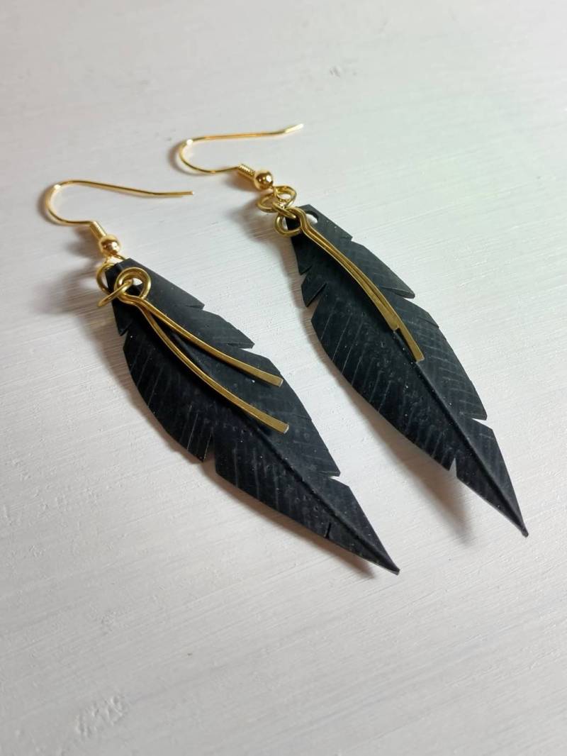 Gummi Feder Und Messing Ohrringe, Hergestellt Aus Fahrrad Innenschläuche von AngelutiJewelry