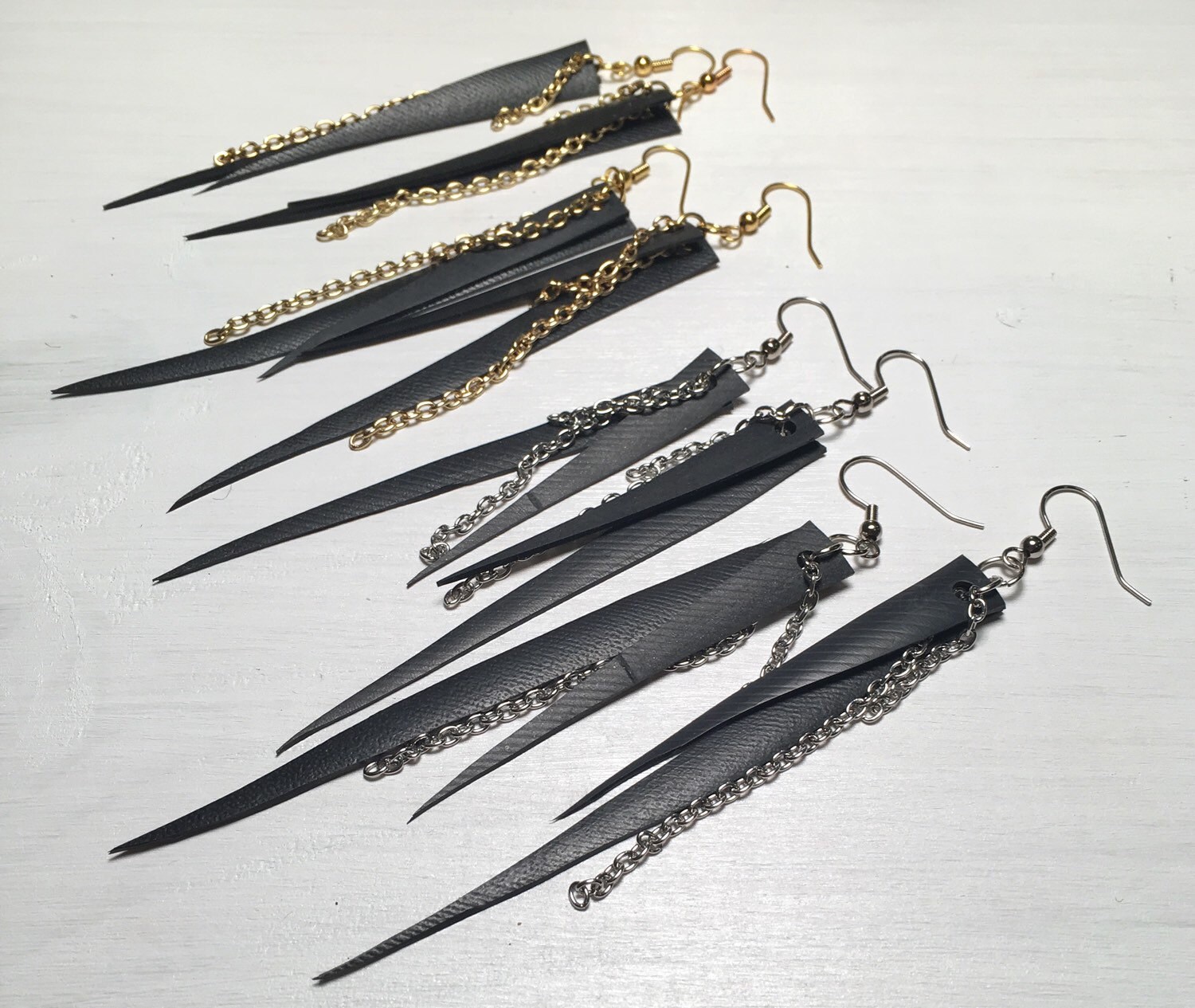 Gummi Und Gold Kettenohrringe/Schwarze Fransen Ohrringe Fahrrad-Innenschlauch von AngelutiJewelry