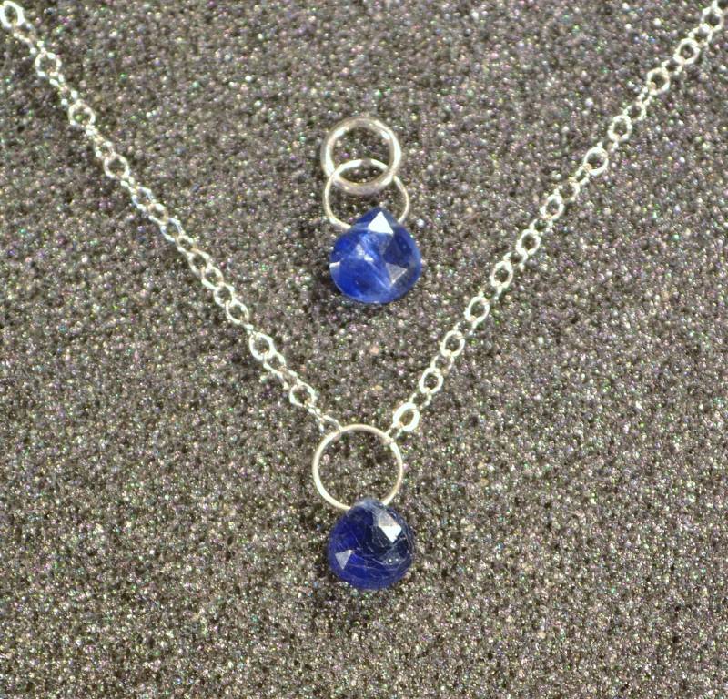 Echte Blaue Saphir Facettierte Briolette Halskette Oder Anhänger, Wählen Sie Zierlicher Minimaler Einfacher Überlagerter Blauer September von AngelwearCreations