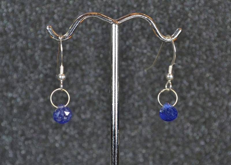 Echte Blaue Saphir Facettierte Briolette Ohrringe, Haken - Oder Lever Back, Sie Wählen Zierliche Minimale Einfache September Geburtssteine in Silber von AngelwearCreations