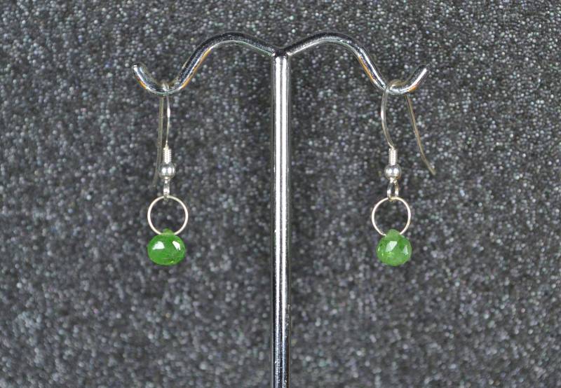 Echte Tsavorit Facettierte Briolette Ohrringe, Haken Oder Hinten, Du Wählst Zierliche Minimal Schlichte Abwechselnde Januar Geburtssteine in Silber von AngelwearCreations