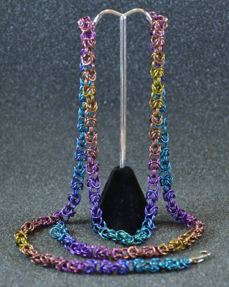 Regenbogen Ombre Niobium Byzantiner Oder Box Kettenhalskette -Wählen Sie Ihre Länge Aus Schillernde Regenbogenfarbe, Nicht Überzogen, Kein Nickel von AngelwearCreations