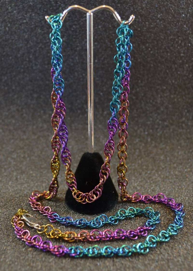 Regenbogen Ombre Niobium Seil Halskette - Wählen Sie Ihre Länge Schimmernde Schillernde Regenbogenfarbe, Nicht Überzogen, Kein Nickel Und von AngelwearCreations