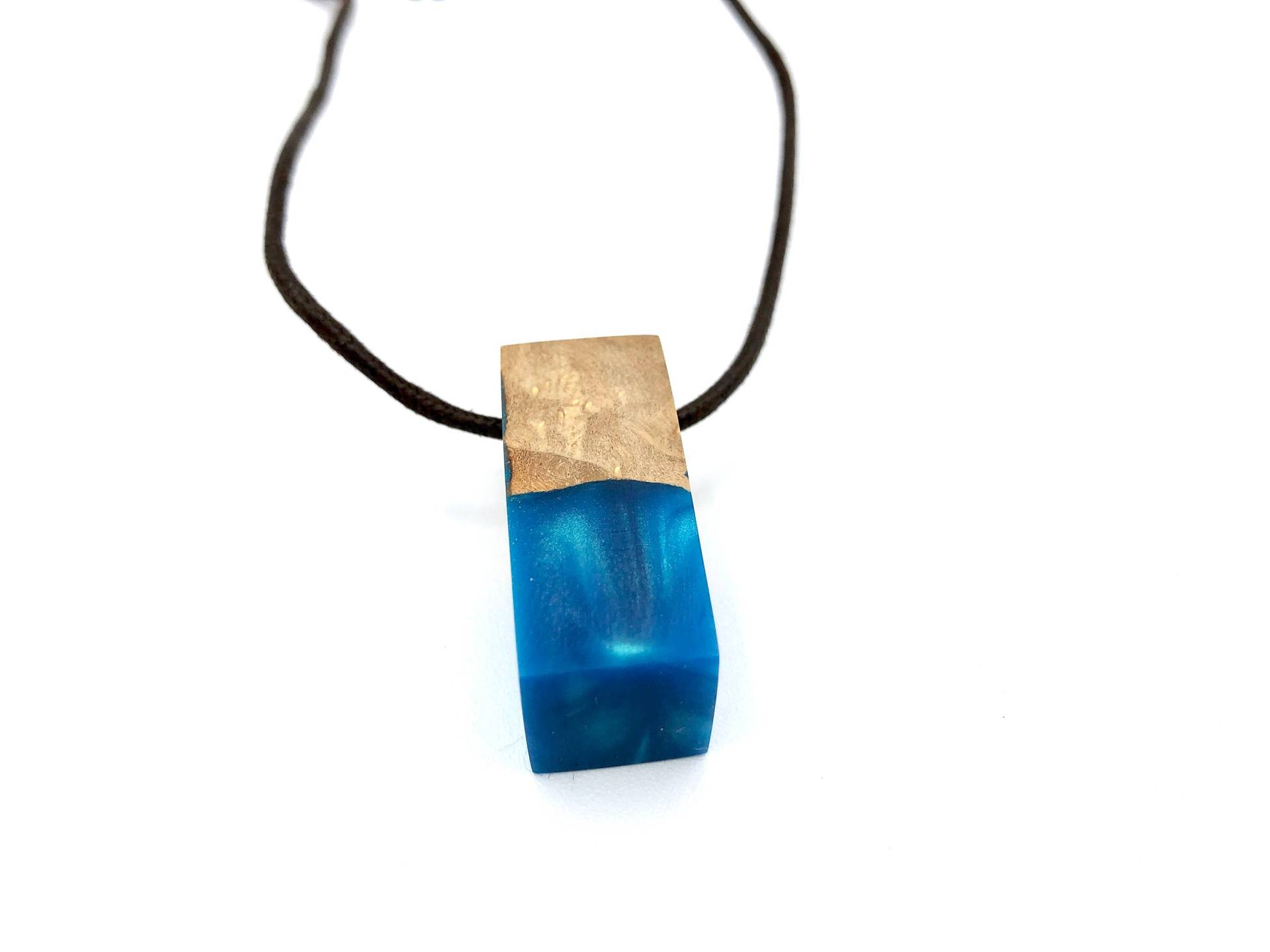 Halskette Pappelmaser Mit Blauem Acryl von AngiWoodDesign