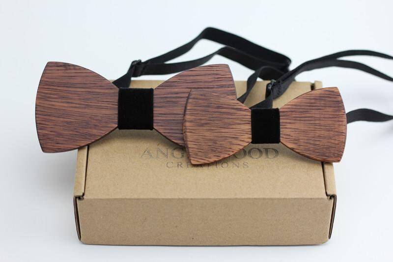 Gravierte Adult Size Red Sandelholz Schmetterling Fliege Mit Weiß Gepunkteten Herzstück | B0019, Vater Und Sohn Holz Bowtie von AngieWoodCreationsCo