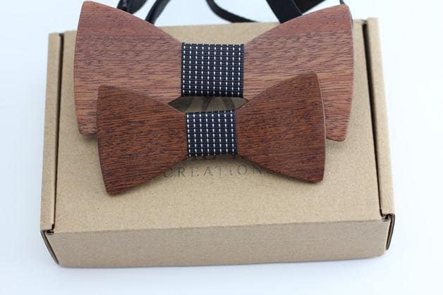Gravierte Adult Size Red Sandelholz Schmetterling Fliege Mit Weiß Gepunkteten Herzstück | B0222, Vater Und Sohn Holz Bowtie von AngieWoodCreationsCo