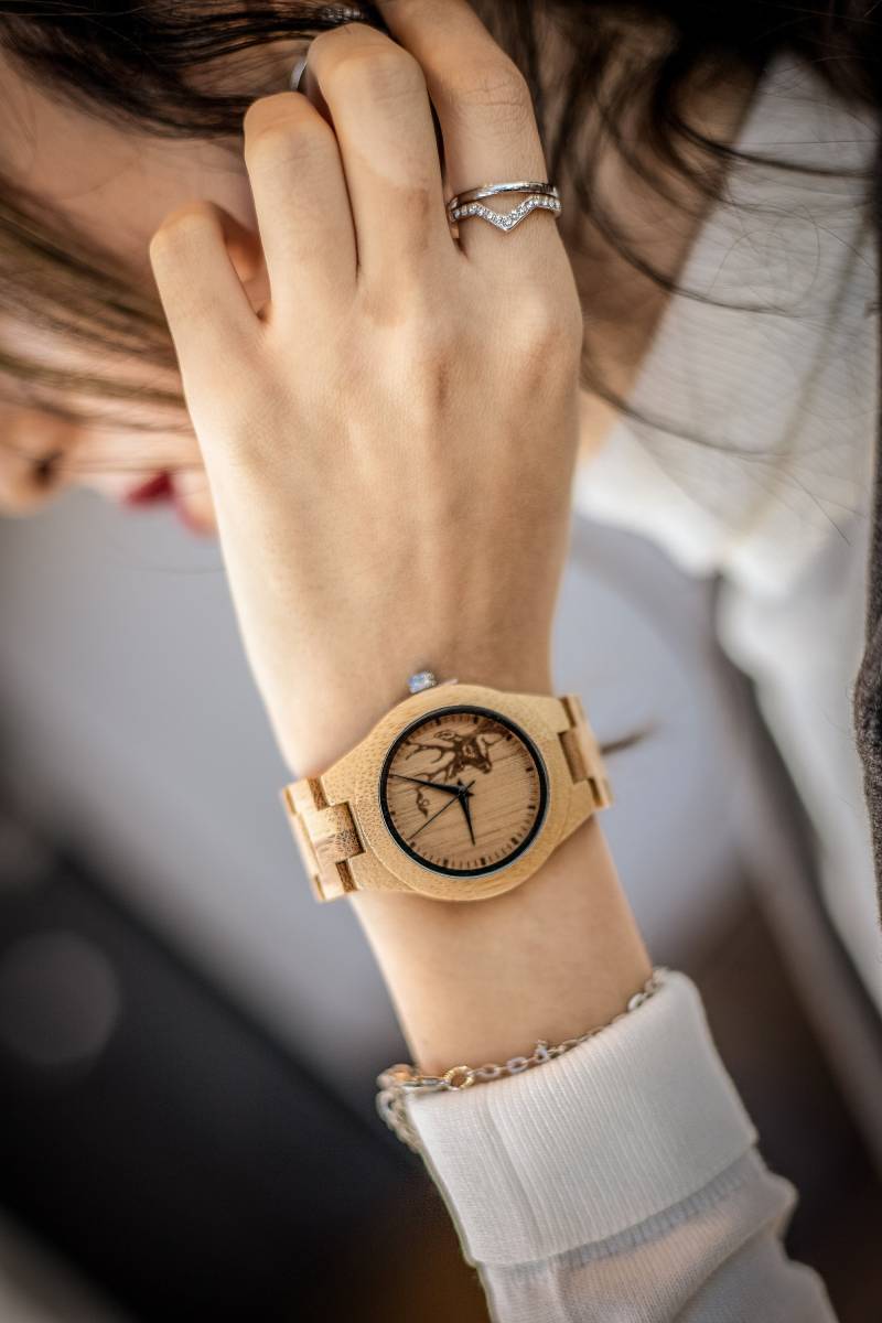 Gravierte Bambus Damenuhr Mit Armband Und Hirschbild, Personalisierte Holz Uhr(W140 Gravierte Bambus Damenuhr Mit Armband Und Hirschbild, Personalisierte Holz Uhr(W140 von AngieWoodCreationsCo