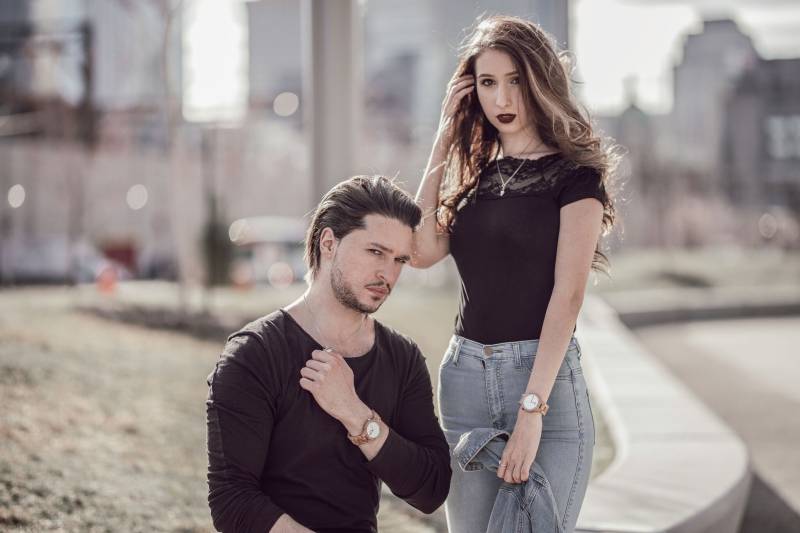 Gravierte Bambus Damenuhr Mit Bambus-Armband Und Weißem Ziffernblatt, Personalisierte Holz Uhr(W103 von AngieWoodCreationsCo