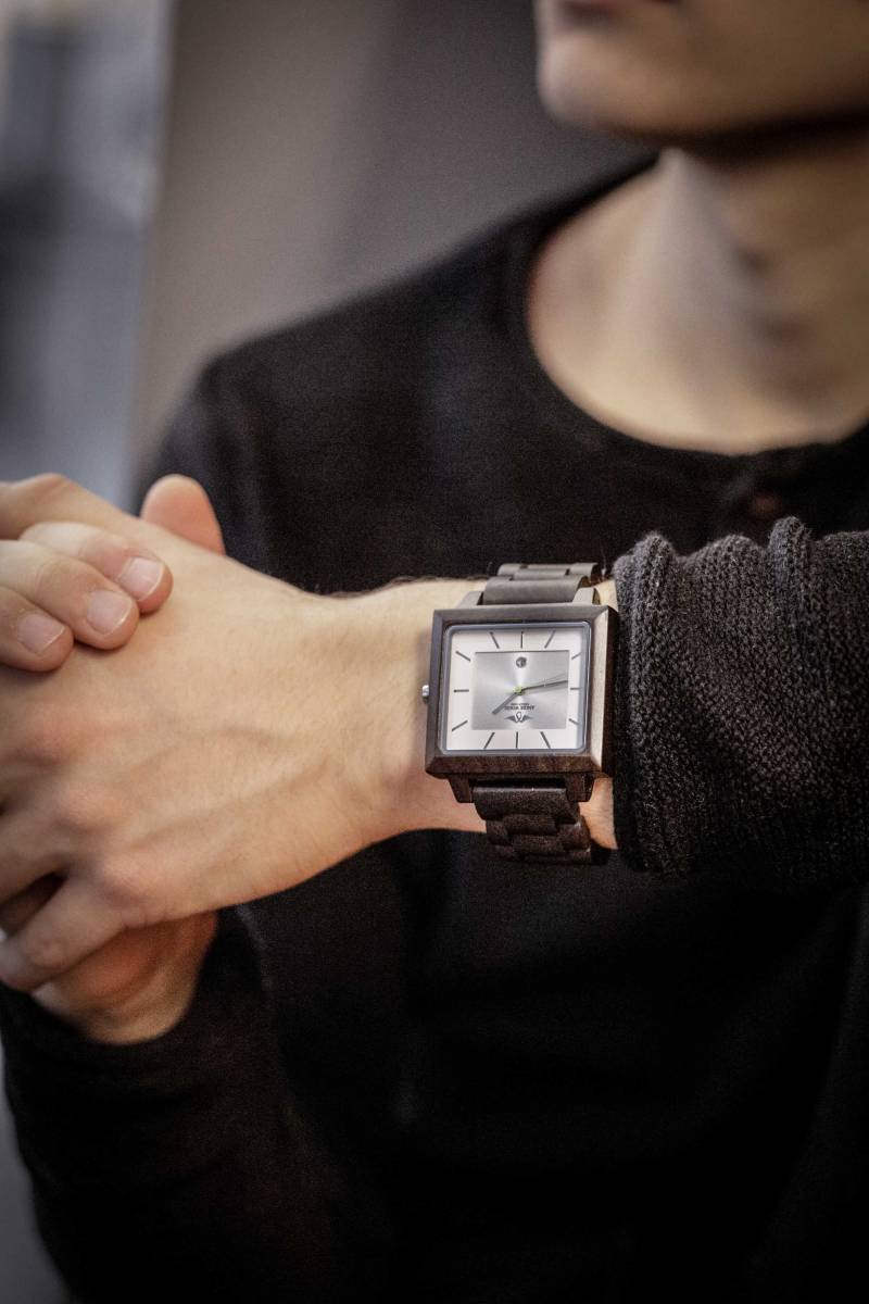 Gravierte Dunkle Sandelholz-Herrenuhr Mit Passendem Ziffernblatt, Personalisierte Holz Uhr(W145 von AngieWoodCreationsCo