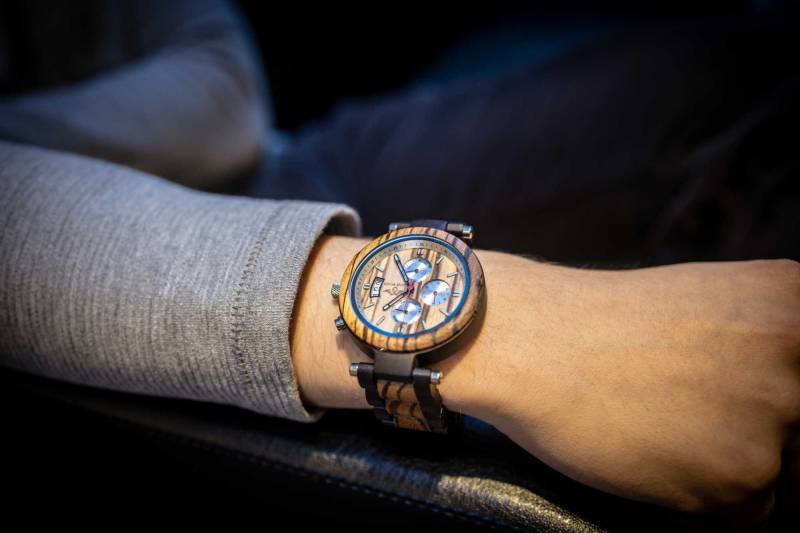 Gravierte Ebenholz Und Zebranoholz Herrenuhr Mit Ziffernblatt, Personalisierte Holz Uhr(W137 von AngieWoodCreationsCo