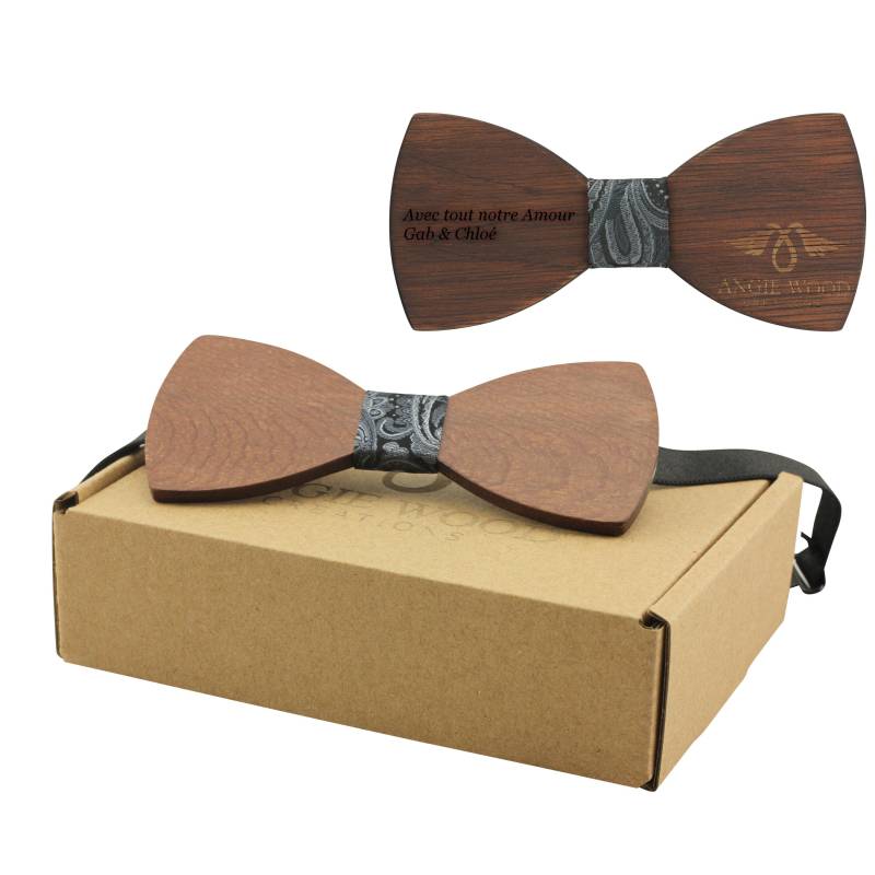 Gravierte Große Runde Rote Sandelholz-Fliege Mit Hellblauem Wirbel-stoffzentrum, Holzschleife | B0004 von AngieWoodCreationsCo