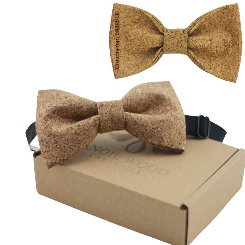 Gravierte Große Schmetterling Kork Fliege Mit Verstellbarem Satin Nackenband - Plain Cork Bits | B0312 von AngieWoodCreationsCo