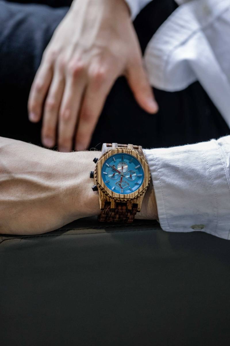 Gravierte Zebrano-Holz Herrenuhr Mit Selbstaufzug Und Aqua-Blauem Ziffernblatt, Personalisierte Holz Uhr(W146 von AngieWoodCreationsCo