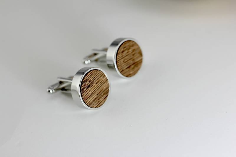 Gravierter Manschettenknopf, Holzmanschettenknopf, Herrenmanschettenknopf von AngieWoodCreationsCo