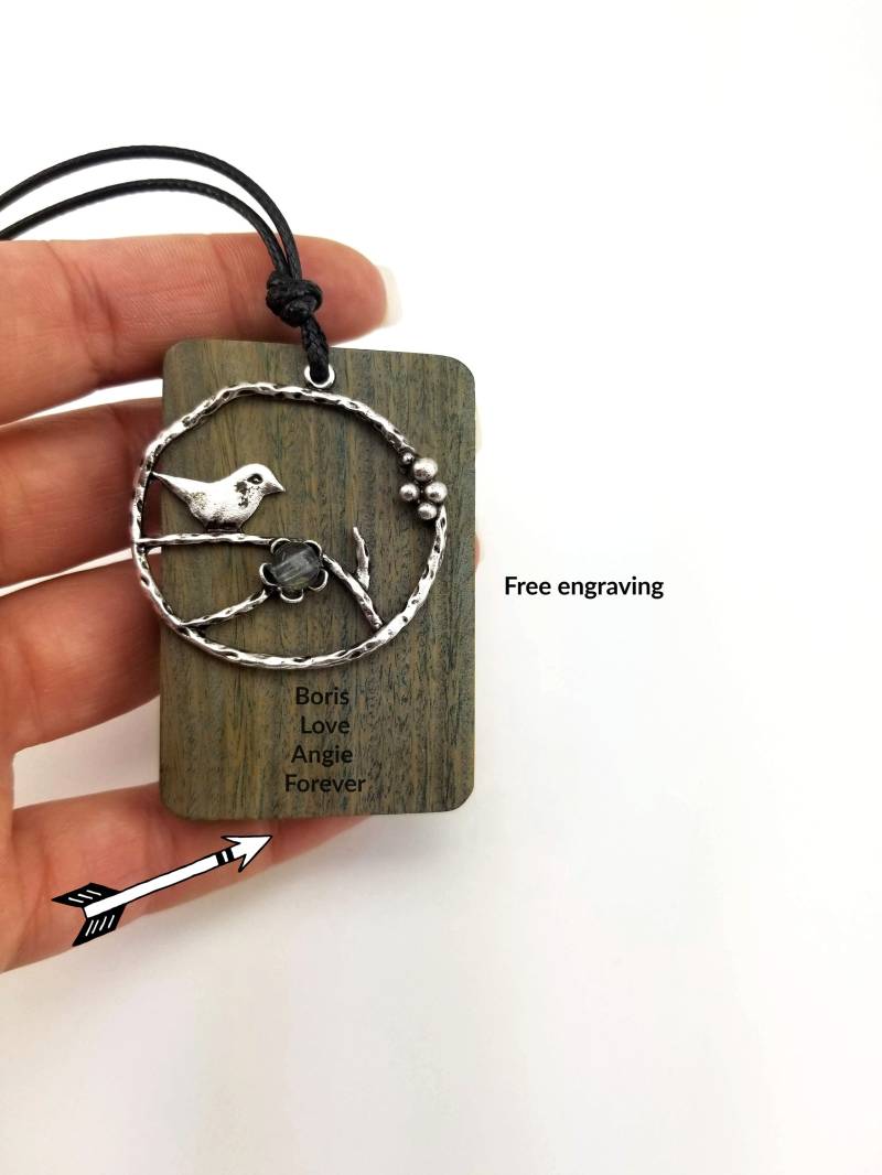 Handgefertigter Einzigartiger Holzanhänger von AngieWoodCreationsCo