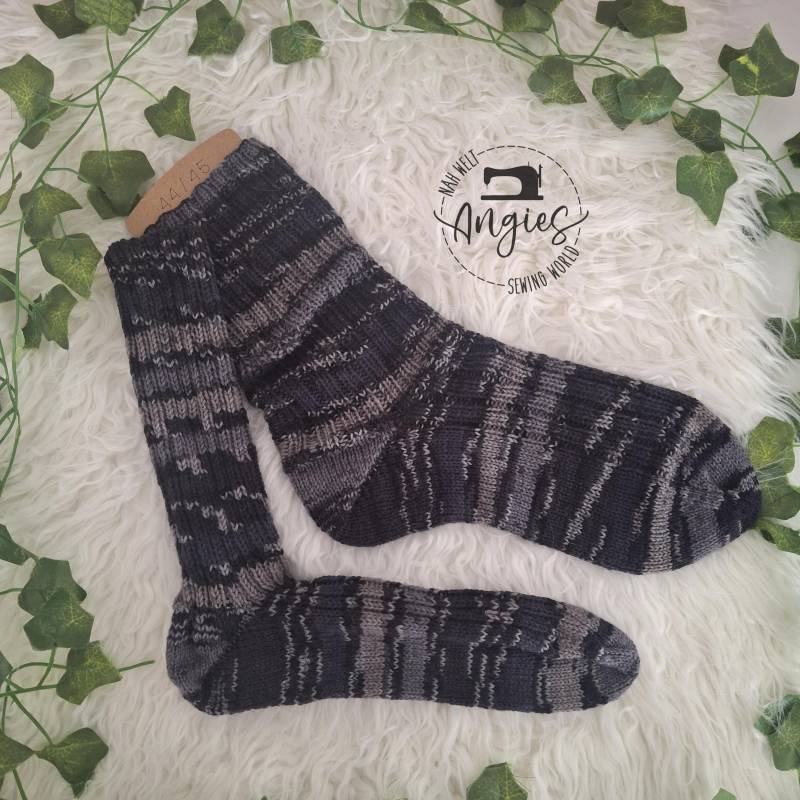 Gestrickte Socken Gr.44/45 Gestrickte Socken Gr.44/45 von AngiesNaehWelt