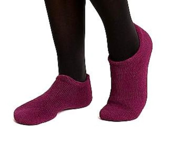 Selbstgestrickte Handgemachte Sneaker/" Alpaca /Damen/Bettschuhe/ Extra Weich Größe Ist 38-39 6 Ply Bordeaux Rot von AngiesStrickZauber