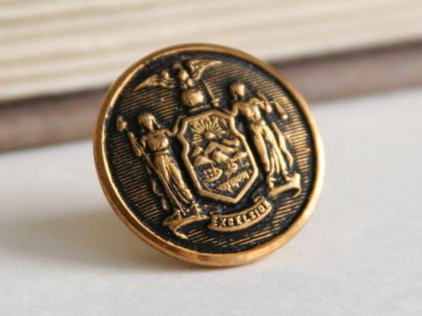 Nypd Revers Pin New York Pd Clutch - Mit Einem Vintage Uniform Knopf von AngleAh