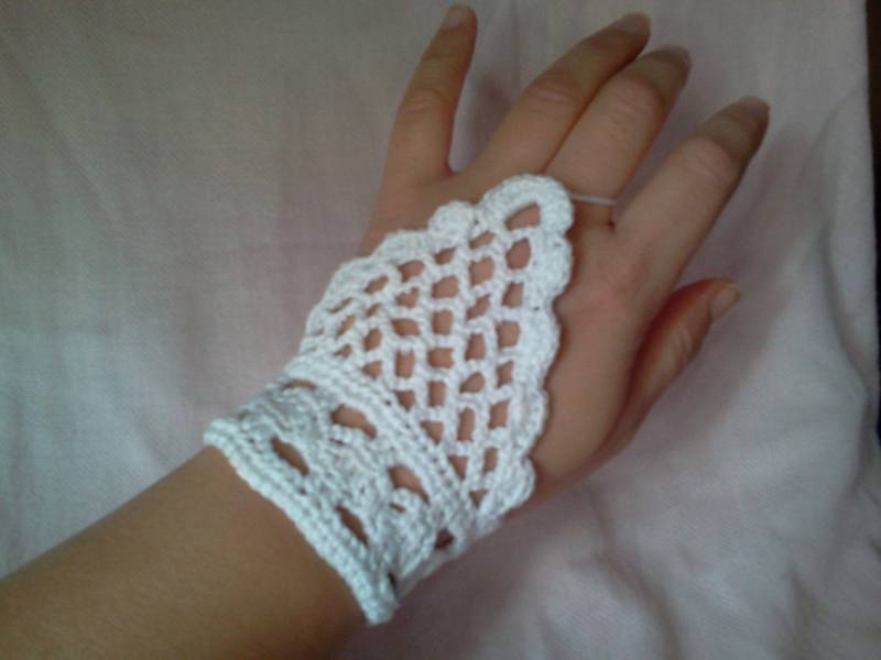 Gehäkelte Hochzeitshandschuhe, Boho Braut Fingerlose Baumwollhandschuhe von AngolodiAmy