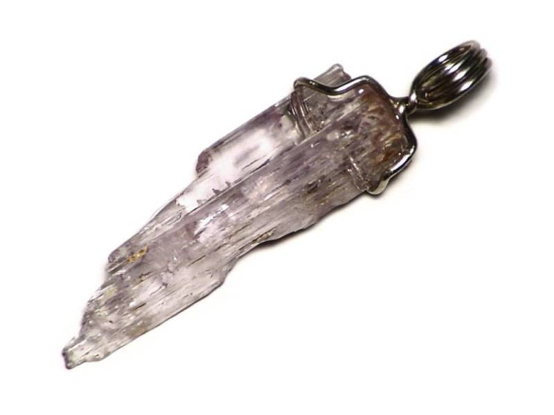 Leichte Rosa Kunzit Halskette | 13 Ct Rohen Kristall Anhänger, Geschenk Für Sie, Silber Rose Scherbe in Draht von AngryTurtle