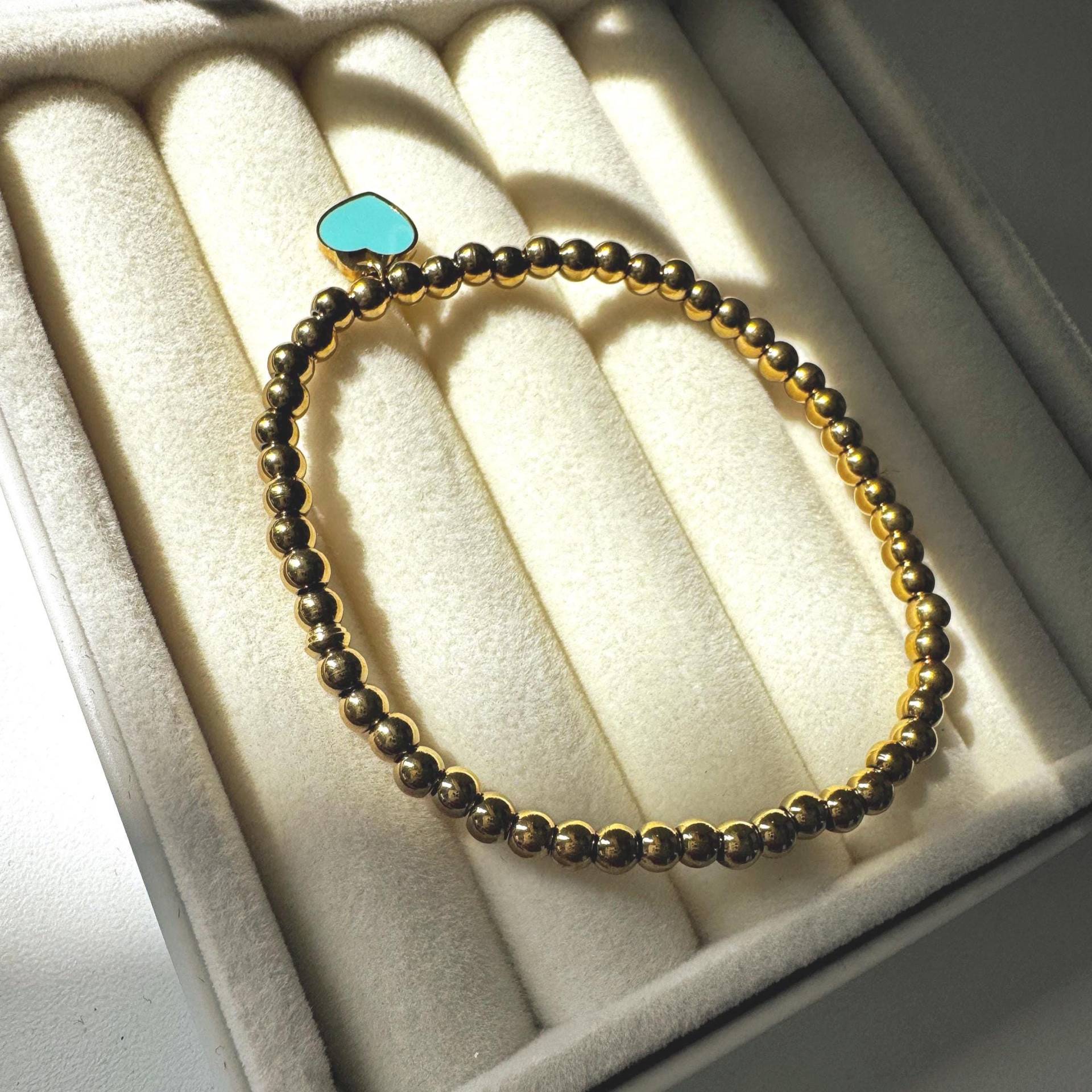 Moderne Art-Herz-Form-Edelstahl-Überzug 18K Gold Überzogene Armband Moderne Art-Herz-Form-Edelstahl-Überzug 18K Gold Überzogene Armband von AniJewelShop