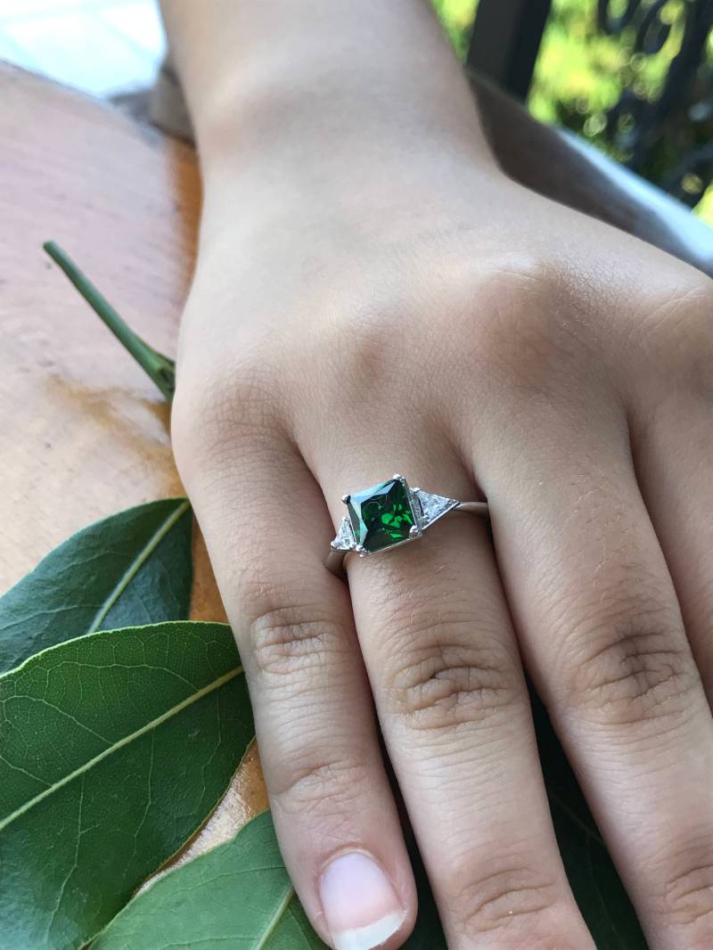 14 K Platz Geschnitten Smaragd Ring Für Frauen, Weihnachtsgeschenk Weißgold Verlobungsring, Hochzeit Gold Ring, Dreieck Zirkon Ringe von AniJewelryDesign