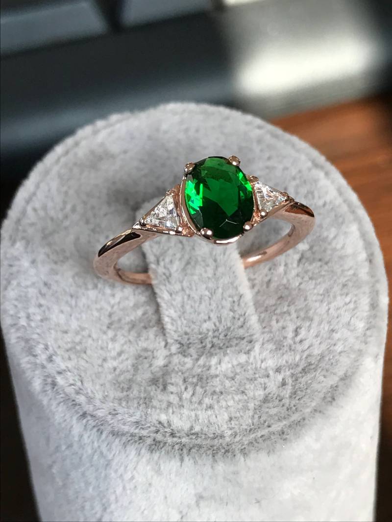 Rose Gold Ring Solitär, Dreieck Ring, 14 K Solitär Verlobungsringe, Smaragd Weihnachtsgeschenk Für Sie von AniJewelryDesign